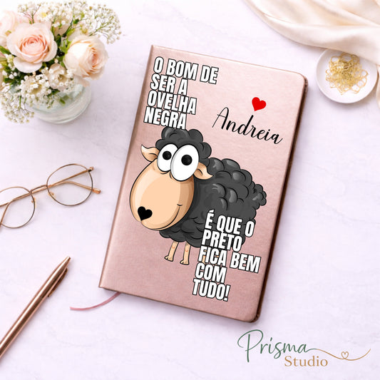 🐑 Caderno Personalizado “O Bom de Ser a Ovelha Negra”